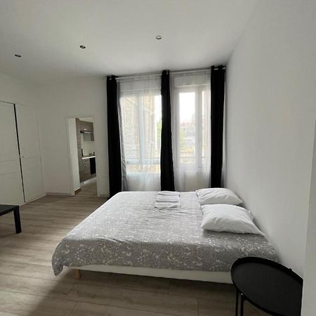 Peacefull, Face A La Cathedrale Apartment Reims Exterior photo