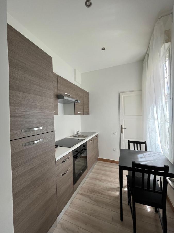 Peacefull, Face A La Cathedrale Apartment Reims Exterior photo